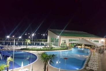 استراحتگاه Luani A Spa & Wellness Center
