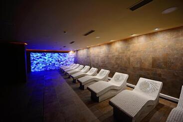 استراحتگاه Luani A Spa & Wellness Center