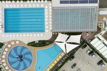 استراحتگاه Luani A Spa & Wellness Center