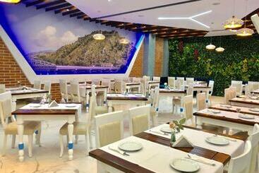 استراحتگاه Luani A Spa & Wellness Center