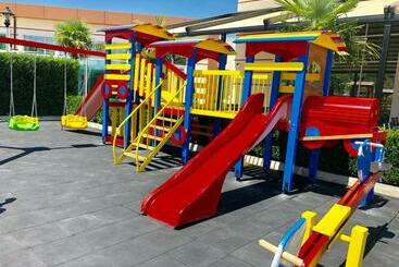 استراحتگاه Luani A Spa & Wellness Center
