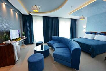استراحتگاه Luani A Spa & Wellness Center