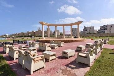 استراحتگاه Tolip North Coast