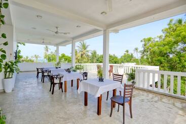 White Ro Resort