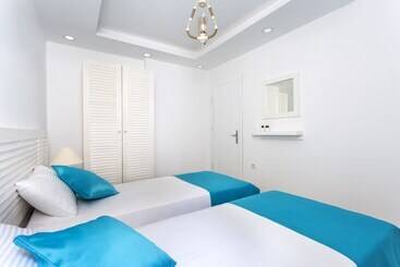 Kybele Suites