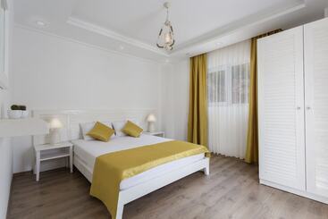 Kybele Suites