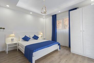 Kybele Suites