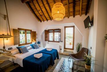 تختخواب و صبحانه La Maroma Rooms & Views