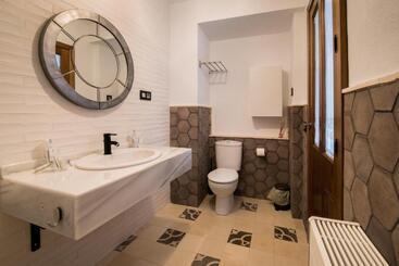 تختخواب و صبحانه La Maroma Rooms & Views