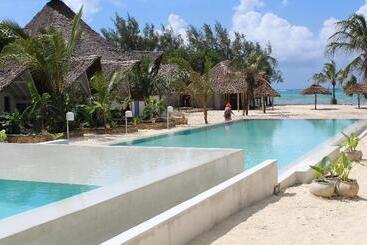 استراحتگاه Fun Beach