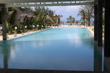 استراحتگاه Fun Beach