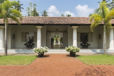 پانسیون Monara House, Talpe