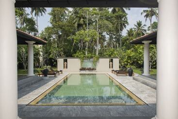 پانسیون Monara House, Talpe