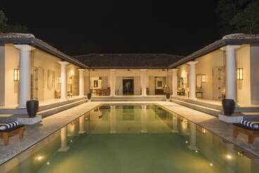 پانسیون Monara House, Talpe