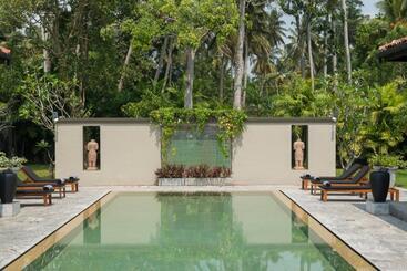 پانسیون Monara House, Talpe