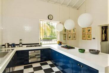 پانسیون Monara House, Talpe