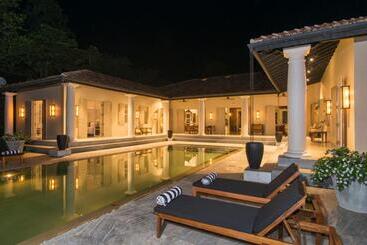پانسیون Monara House, Talpe