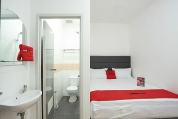 پانسیون Reddoorz Plus @ Danau Sunter Utara