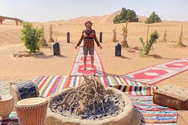 تختخواب و صبحانه Sahara Wellness Camp