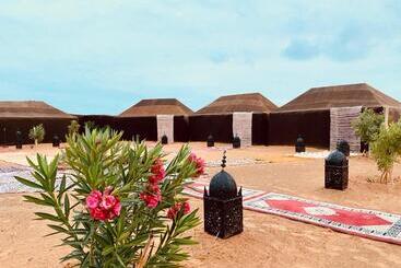 تختخواب و صبحانه Sahara Wellness Camp