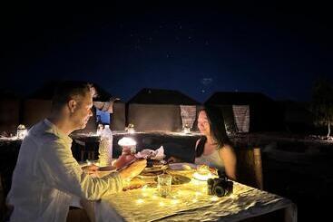 تختخواب و صبحانه Sahara Wellness Camp
