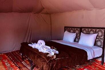 تختخواب و صبحانه Sahara Wellness Camp
