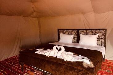 تختخواب و صبحانه Sahara Wellness Camp