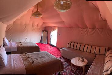 تختخواب و صبحانه Sahara Wellness Camp
