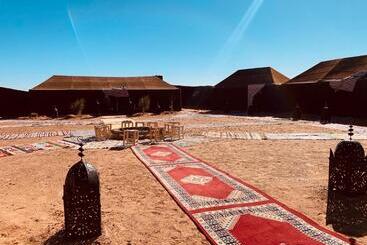تختخواب و صبحانه Sahara Wellness Camp