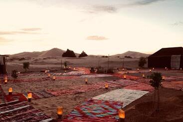 تختخواب و صبحانه Sahara Wellness Camp