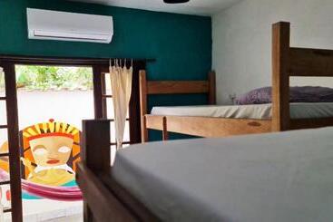 Mahalo Hostel