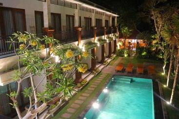 پانسیون Seno Guesthouse & Cafe
