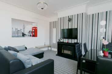 هاستل Mies De Villa