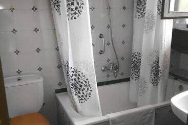 هاستل Mies De Villa
