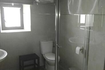 هاستل Mies De Villa