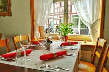 تختخواب و صبحانه Gasthaus Ochsen