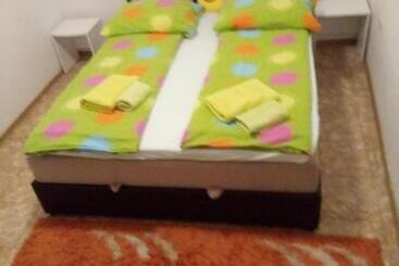تختخواب و صبحانه Rzav