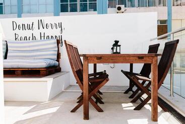 Lisbon South Hostel