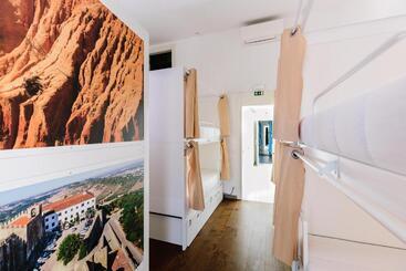 Lisbon South Hostel