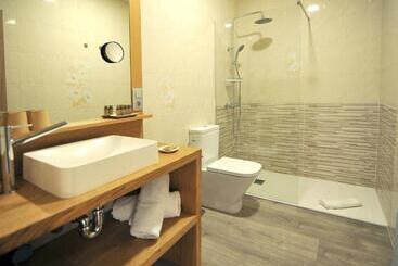 پانسیون Hostal Rural Can Pau
