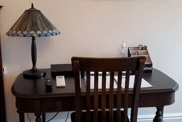 تختخواب و صبحانه Davis Square Inn