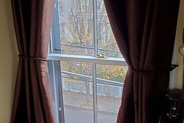 تختخواب و صبحانه Davis Square Inn
