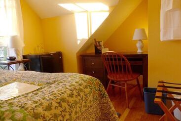 تختخواب و صبحانه Davis Square Inn