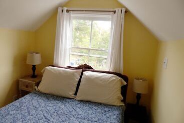 تختخواب و صبحانه Davis Square Inn