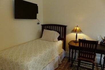 تختخواب و صبحانه Davis Square Inn