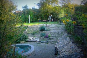 پانسیون Eco House Sabero