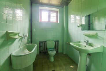 پانسیون Eco House Sabero