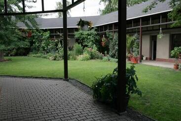 هتل Pension Im Adventhaus
