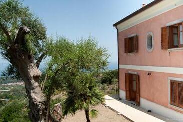 هتل Villa Tecla