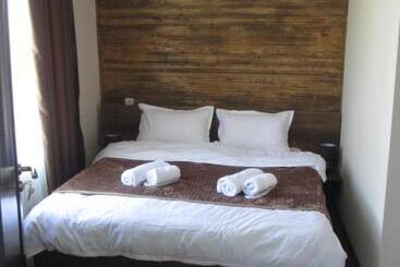 پانسیون Guesthouse Elli & Cottages